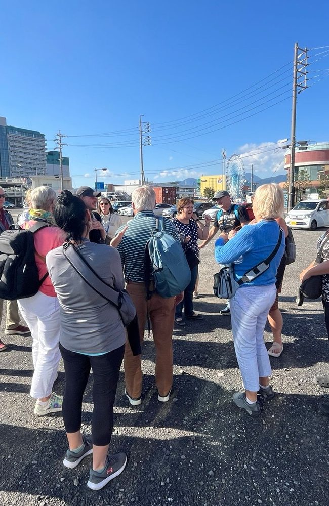 Japan Corporate & Group Tours experienced guide